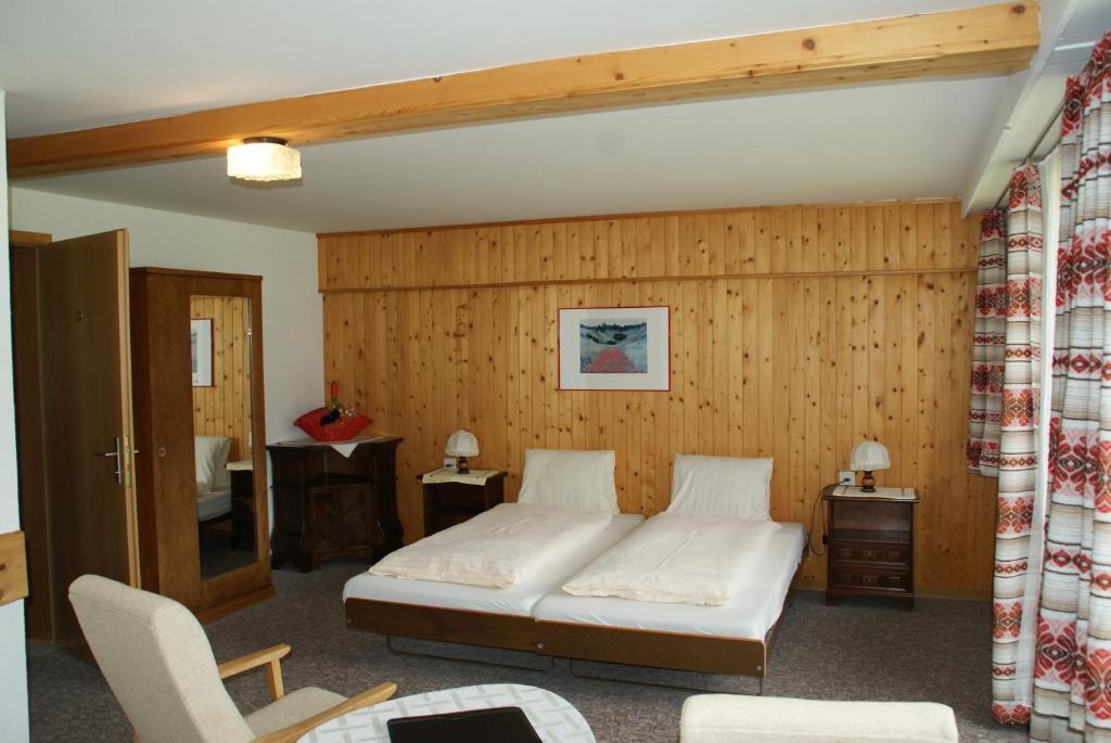 Hotel Pension Spycher Kandersteg Quarto foto