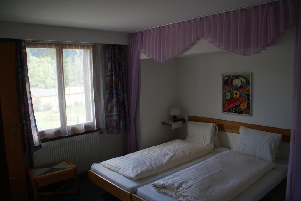 Hotel Pension Spycher Kandersteg Quarto foto